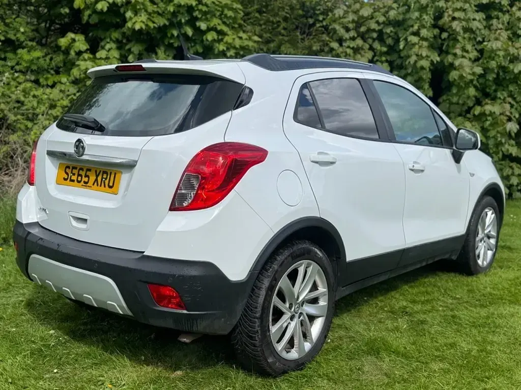Used Vauxhall Mokka S 115 HP (84 kW) 2016 White SUV