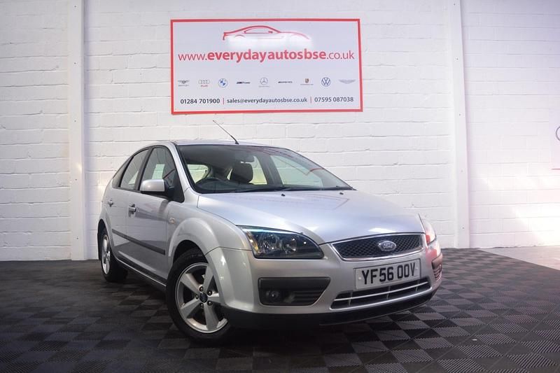 Used Ford Focus Zetec 2007 Silver Hatchback