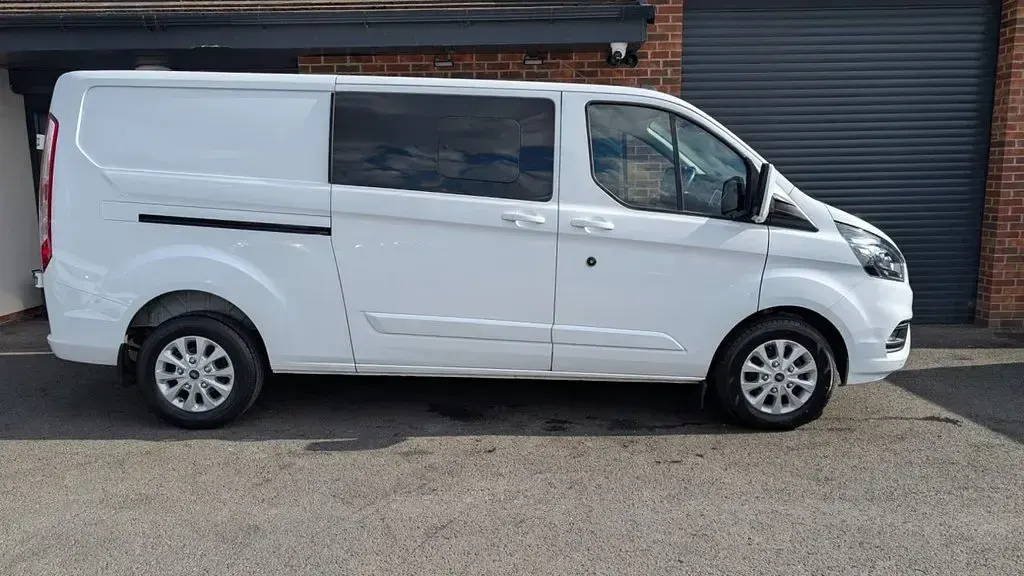 Used Ford 300 Limited 2022 White Van