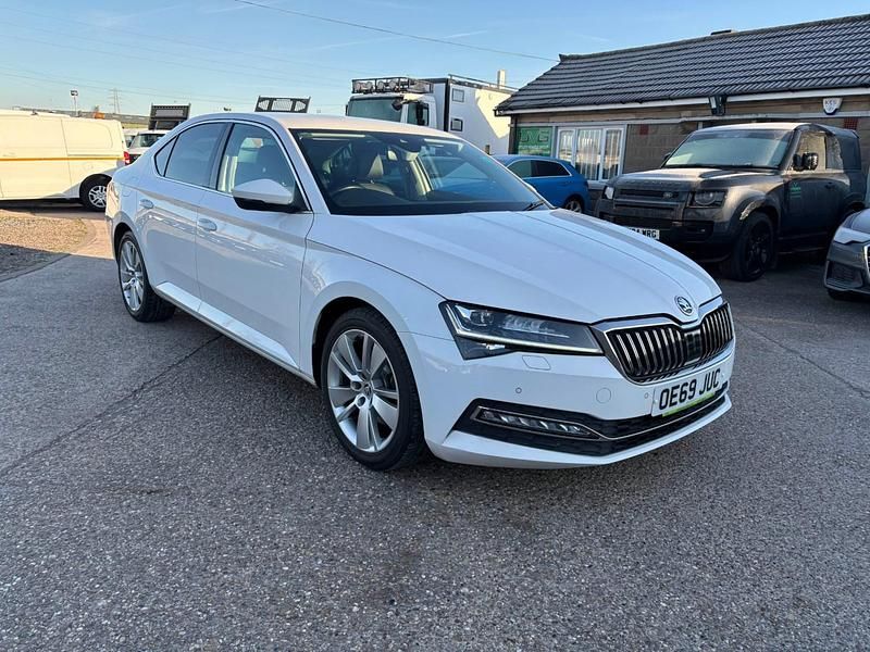 Used Skoda Superb SE L 190 HP (139 kW) 2019 White Hatchback