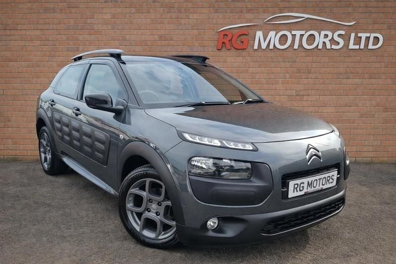 Used Citroën C4 Cactus Feel 101 HP (74 kW) 2015 Grey Hatchback