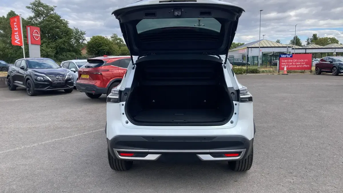 Used Nissan Qashqai N-Connecta 140 HP (102 kW) 2025 White SUV