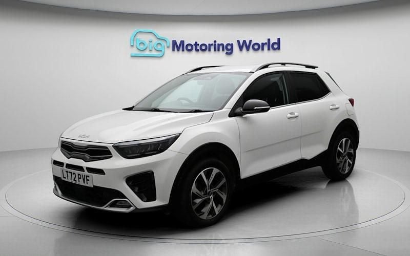 Begagnad Kia Stonic GT-Line 120 HK (88 kW) 2022 Vit SUV