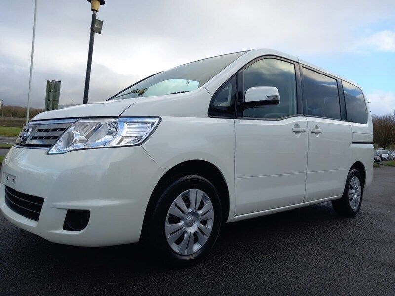 White Used 2010 Nissan Serena MPV | £8,995 (A bit pricey) - Image 1/4