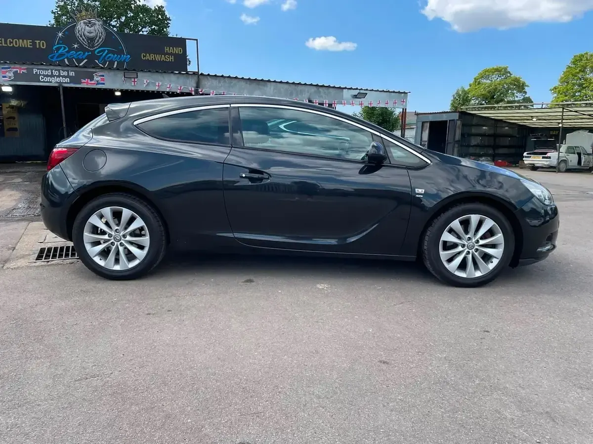 Used Vauxhall Astra GTC SRi 2014 Black Hatchback
