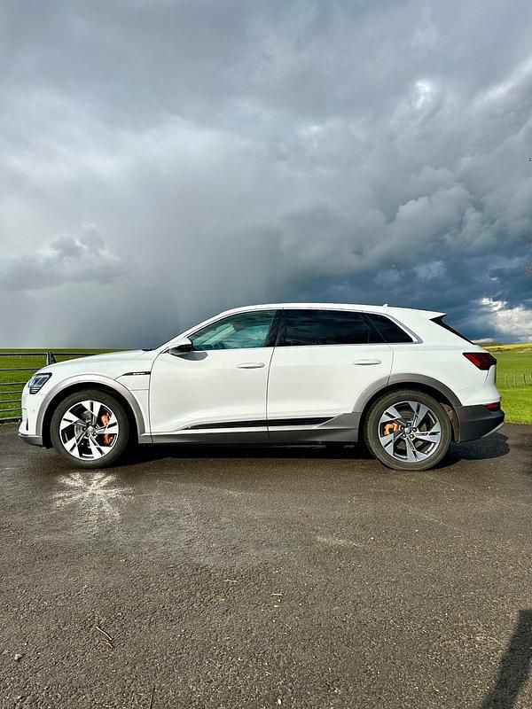 Used Audi e-tron Advanced 300 kW (408 HP) 2019 White SUV