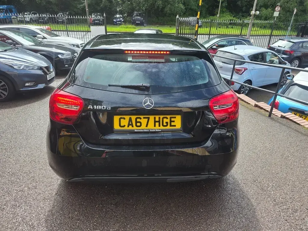 Used Mercedes A180 SE 109 HP (80 kW) 2017 Black Hatchback
