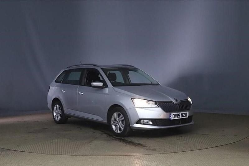 Used Skoda Fabia SE 95 HP (69 kW) 2019 Silver Estate