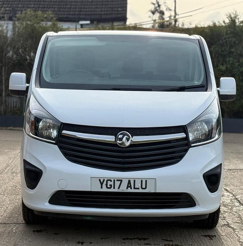 Used Vauxhall Vivaro S 2017 White