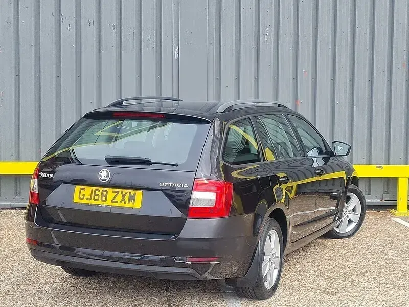 Used Skoda Octavia SE 150 HP (110 kW) 2018 Black Estate