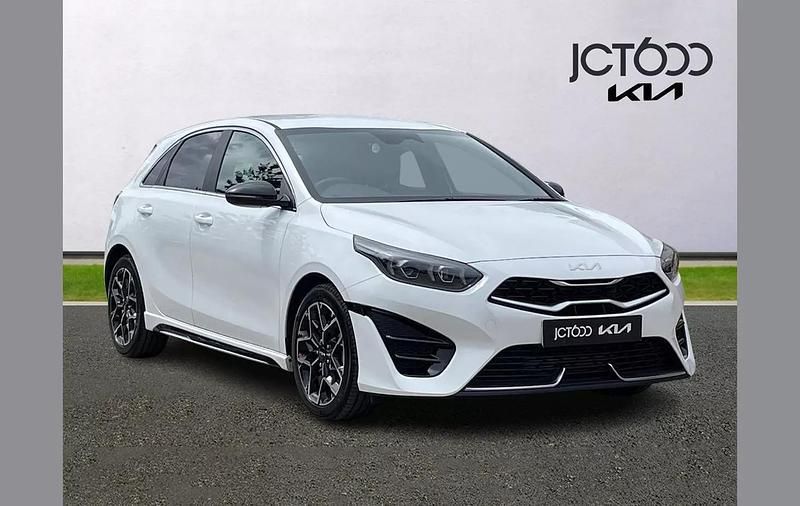 White Used 2025 Kia Ceed GT-Line Hatchback | £21,400 (Fair price) - Image 1/4