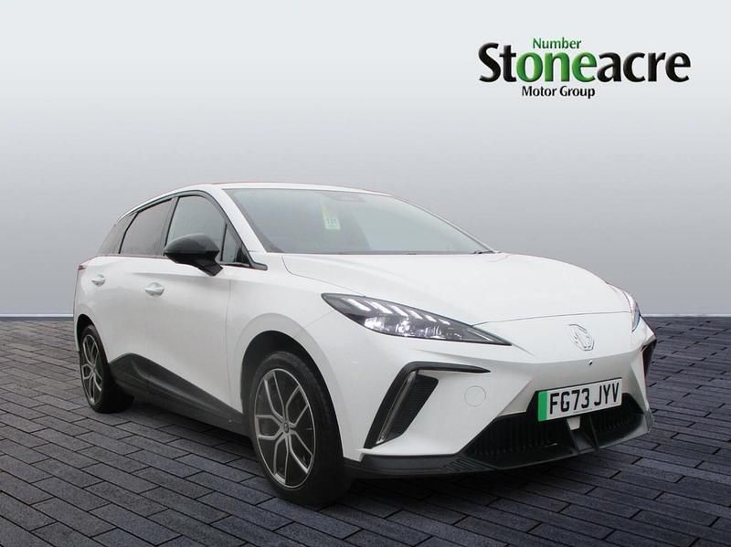 Used MG MG4 EV Trophy 150 kW (204 HP) 2023 White Hatchback