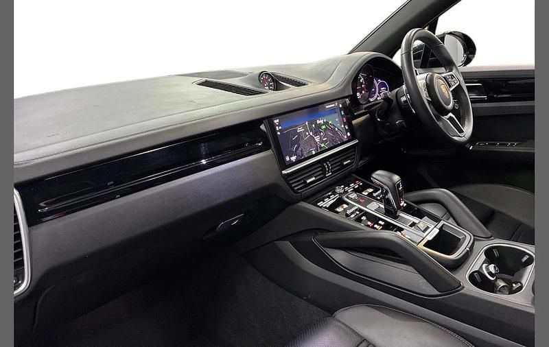 Used Porsche Cayenne 334 HP (245 kW) 2022 Black SUV