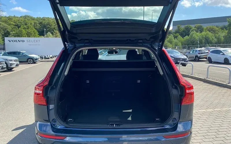 Used Volvo XC60 Core 250 HP (183 kW) 2025 Blue SUV