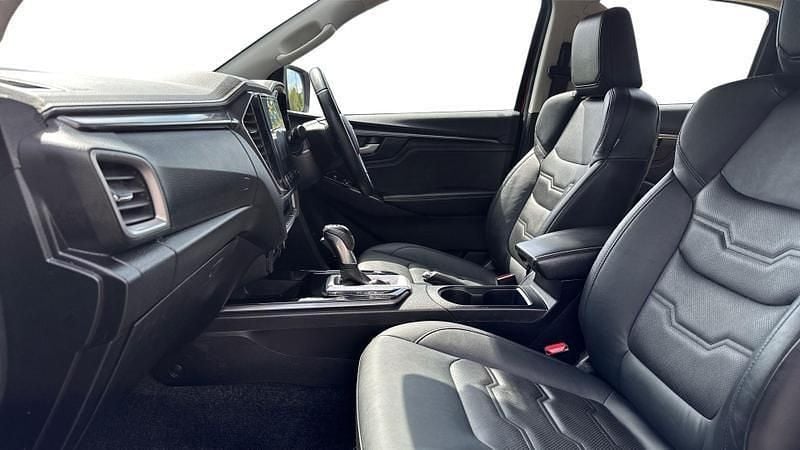 Used Isuzu D-Max 2024 Red Pickup