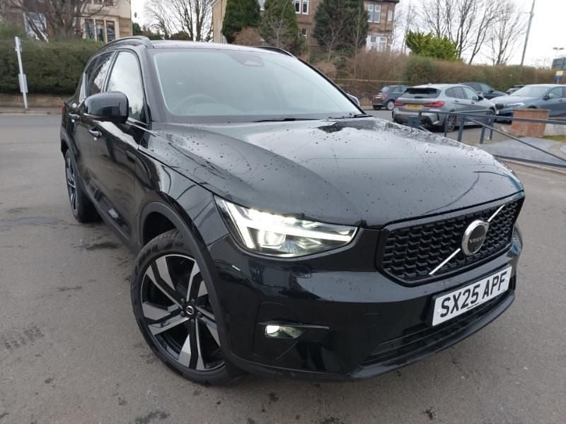 New Volvo XC40 Ultra 197 HP (144 kW) 2025 Black SUV