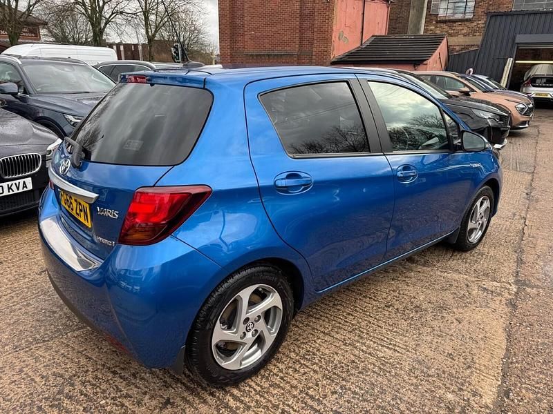 Used Toyota Yaris Hybrid 2016 Blue Hatchback