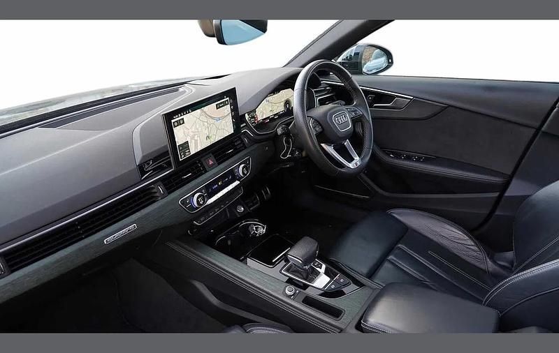 Used Audi A4 Advanced 261 HP (191 kW) 2021 Black Sedan