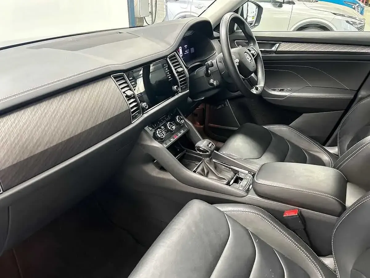 Used Skoda Kodiaq SE L Executive 110 HP (80 kW) 2023 Race blue metallic SUV