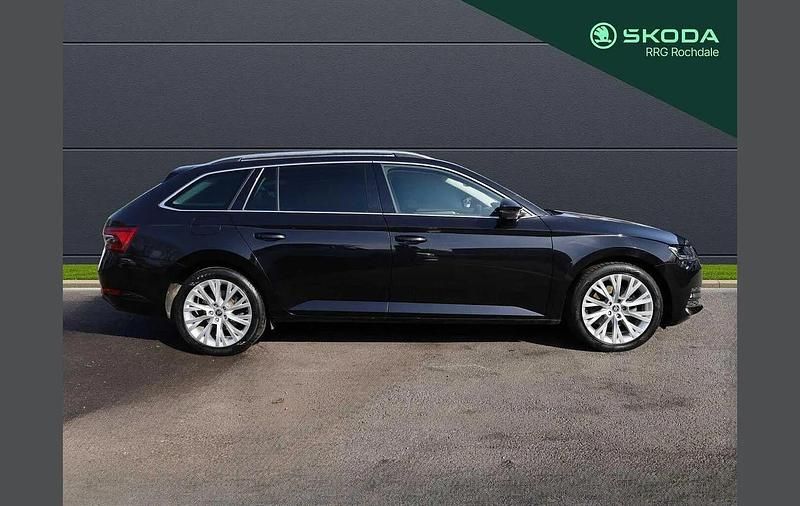 Used Skoda Superb SE L 150 HP (110 kW) 2023 Black magic pearl effect Estate