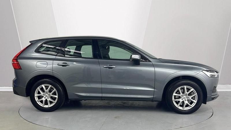 Usado Volvo XC60 Momentum 247 HP (181 kW) 2018 Cinzento SUV