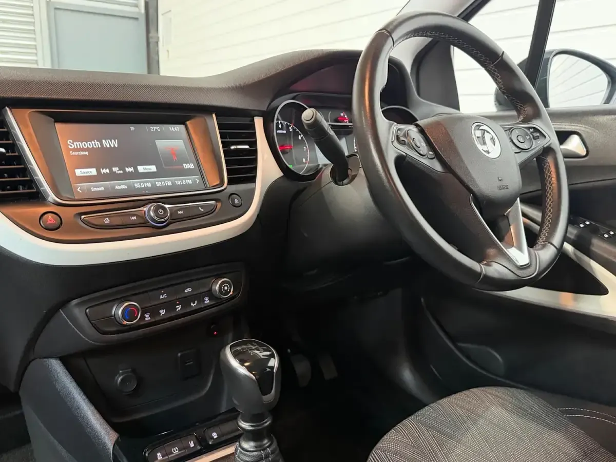 Used Vauxhall Crossland X 110 HP (80 kW) 2020 White SUV