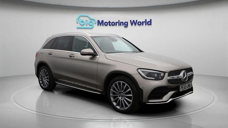 Silver Used 2019 Mercedes GLC220 AMG line SUV | £23,800 (Fair price) - Image 1/4