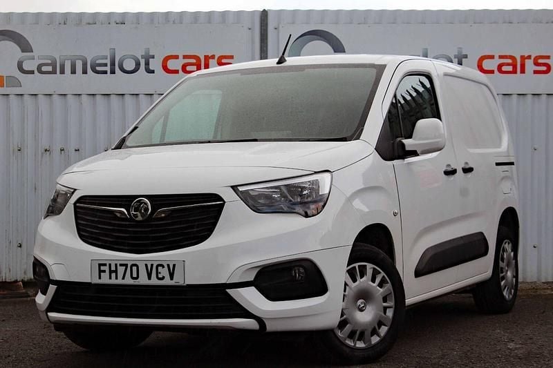 White Used 2021 Vauxhall Combo Sportive MPV | £7,490 (Fair price) - Image 1/3