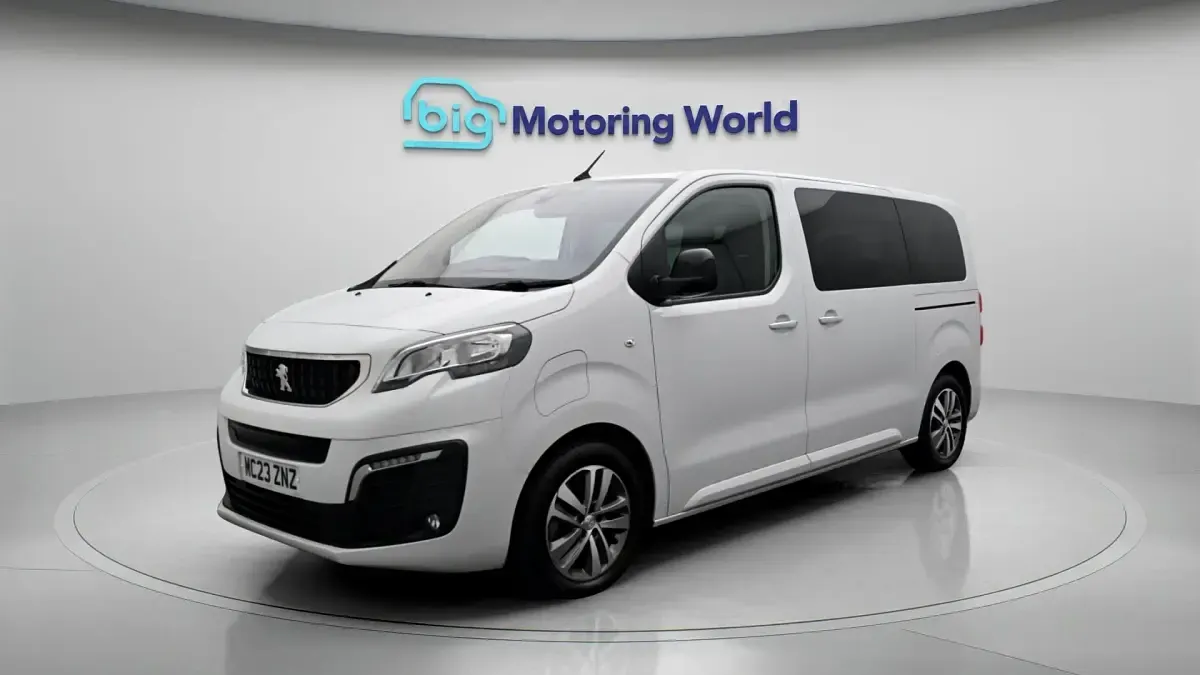 Used Peugeot e-Traveller Business-Line 100 kW (136 HP) 2023 White MPV
