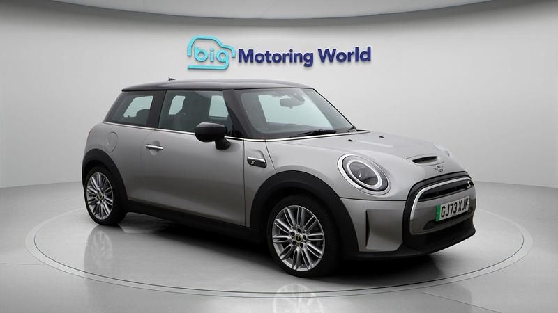 Used 2023 Mini Cooper SE Hatch Hatchback | £14,700 (Fair price) - Image 1/4