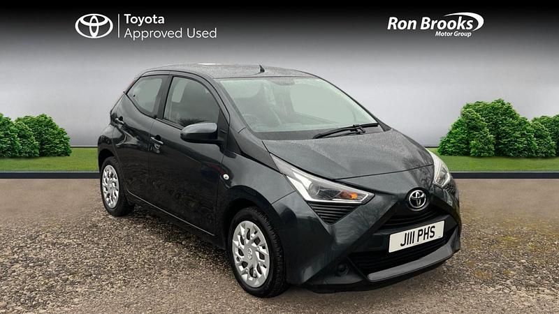 Used Toyota Aygo X-play 72 HP (52 kW) 2019 Grey Hatchback
