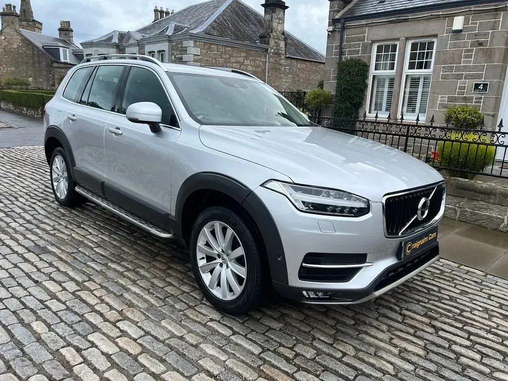 Used Volvo XC90 Momentum 225 HP (165 kW) 2016 Silver SUV