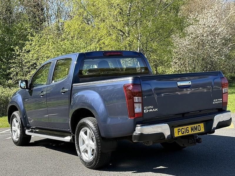 Begagnad Isuzu Pick up 161 HK (118 kW) 2016 Blå Pickup