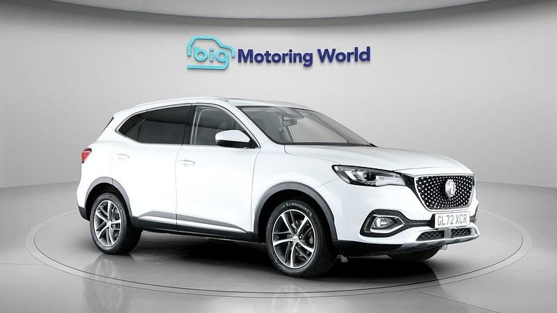 White Used 2023 MG HS Exclusive SUV | £16,800 (Fair price) - Image 1/4