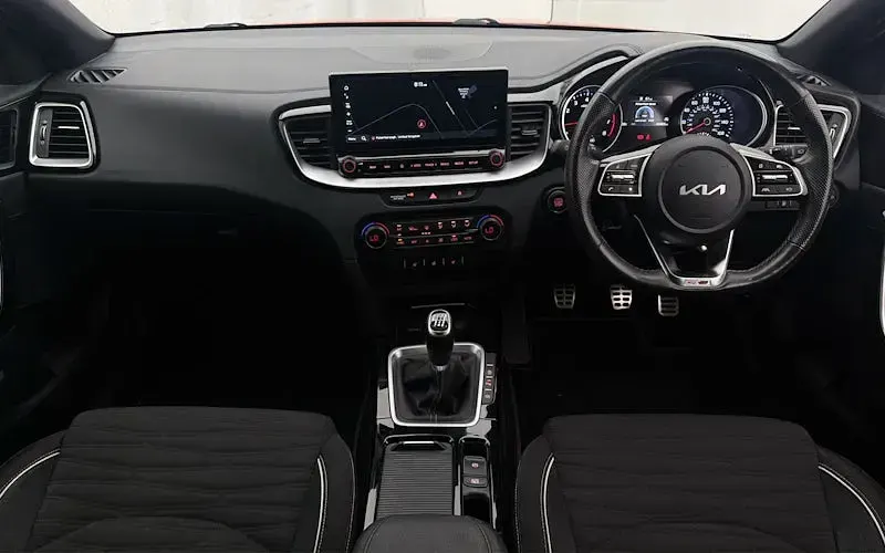 Used Kia ProCeed GT-Line 160 HP (117 kW) 2022 Orange Estate