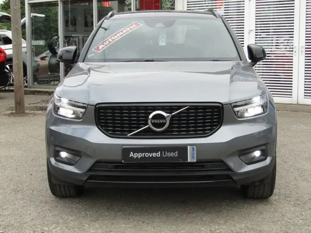 Begagnad Volvo XC40 R-Design Pro 190 HK (139 kW) 2018 Grå SUV