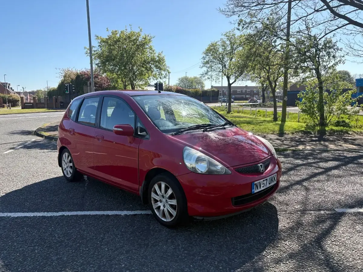 Second-hand Honda Jazz SE 82 CP (60 kW) 2007 Roșu Hatchback