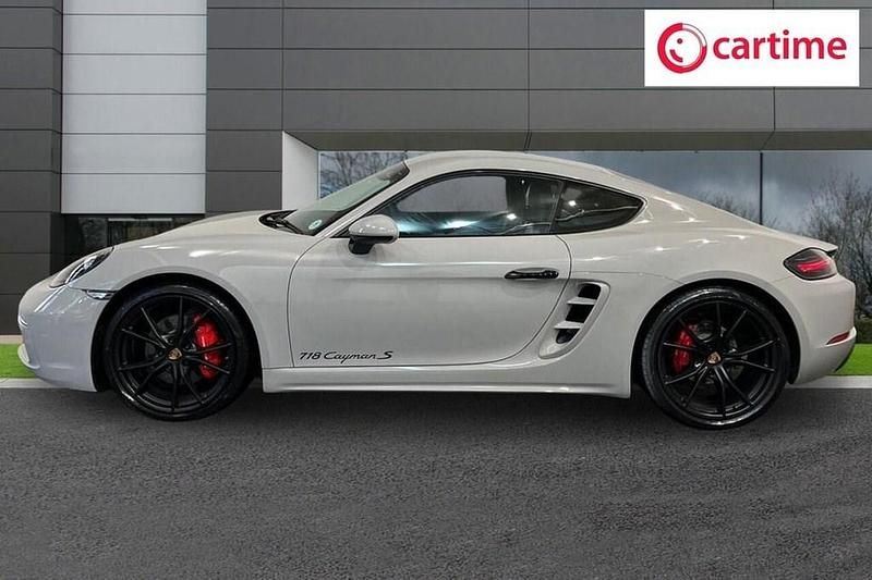 Used Porsche 718 Cayman 350 HP (257 kW) 2019 Grey Coupe