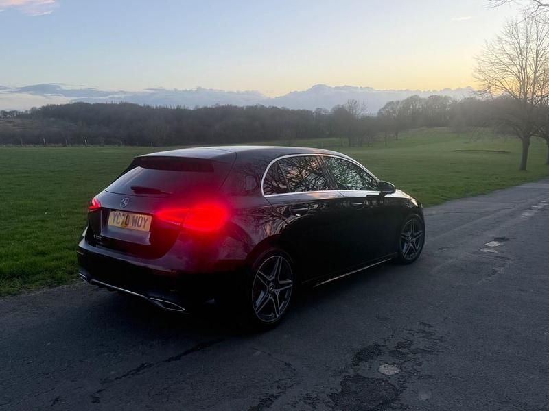 Begagnad Mercedes A200 AMG line 2020 Svart Halvkombi