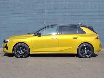 Used Vauxhall Astra 130 HP (95 kW) 2024 Yellow Hatchback