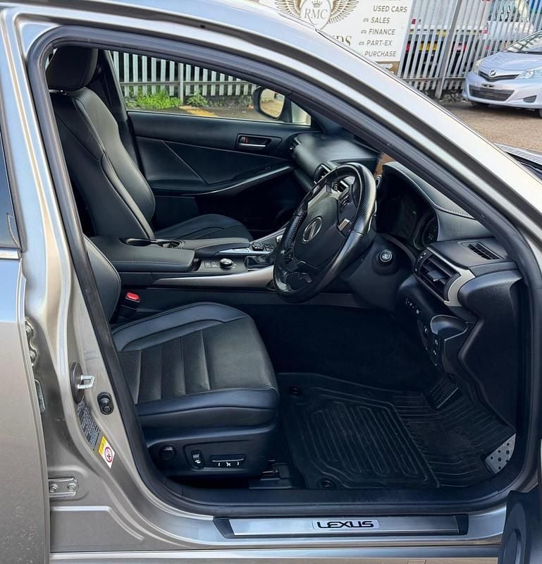 Used Lexus IS300h Sport Line 223 HP (164 kW) 2017 Silver Sedan