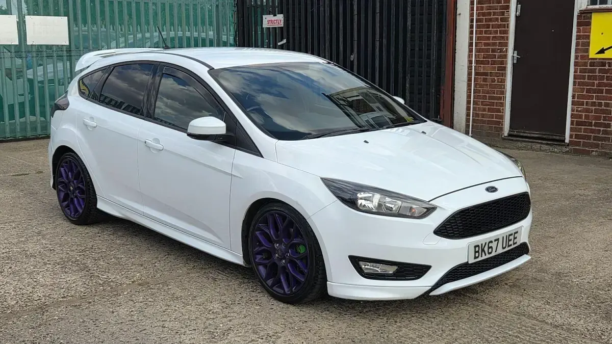 Used Ford Focus ST-Line 125 HP (91 kW) 2018 White Hatchback