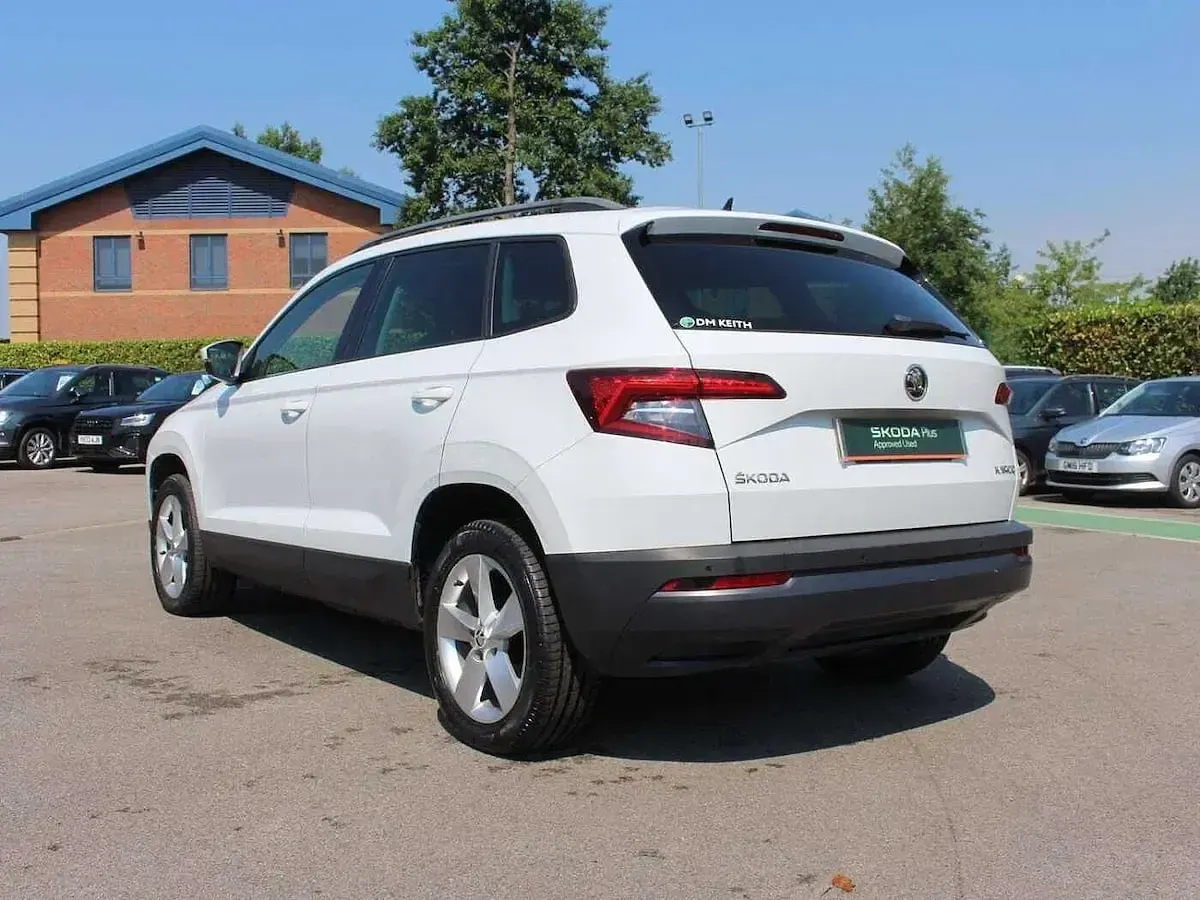 Used Skoda Karoq SE 150 HP (110 kW) 2018 White SUV