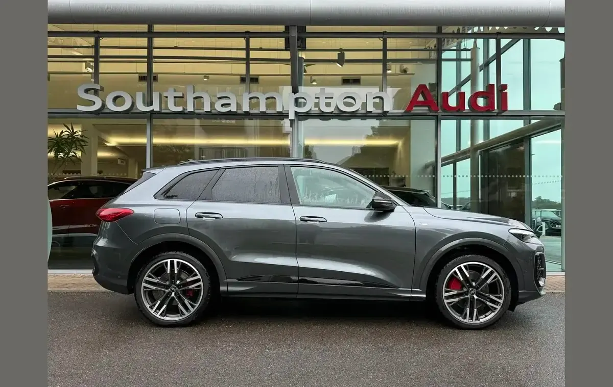 Used Audi Q5 Advanced 204 HP (150 kW) 2025 Grey SUV