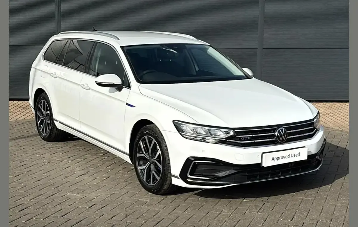 New VW Passat GTE 218 HP (160 kW) 2025 White Estate
