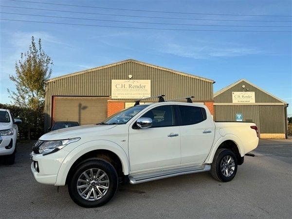 White Used 2018 Mitsubishi L200 Pickup | £18,300 (A bit pricey) - Image 1/1