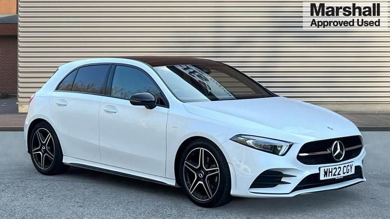 Used Mercedes A200 AMG Line Premium Plus 163 HP (119 kW) 2022 White Hatchback