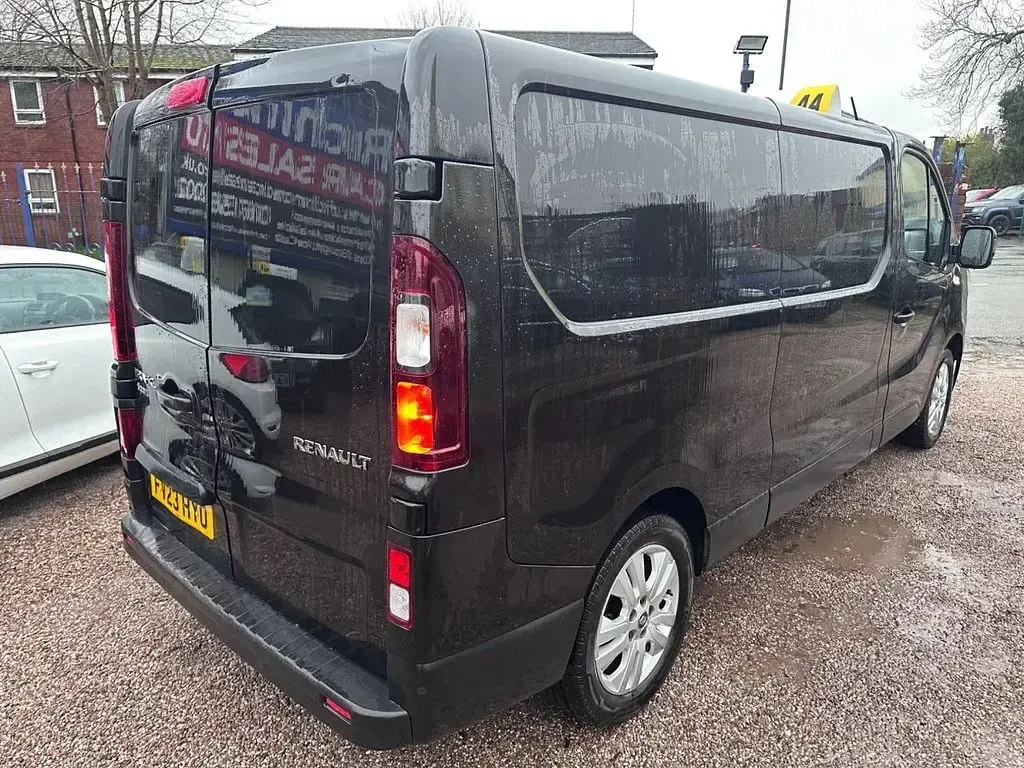 Used Renault Trafic 2023 Black MPV