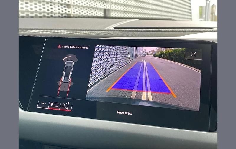 Second-hand Audi e-tron GT quattro Comfort 475 kW (646 CP) 2023 Gri Berlinǎ