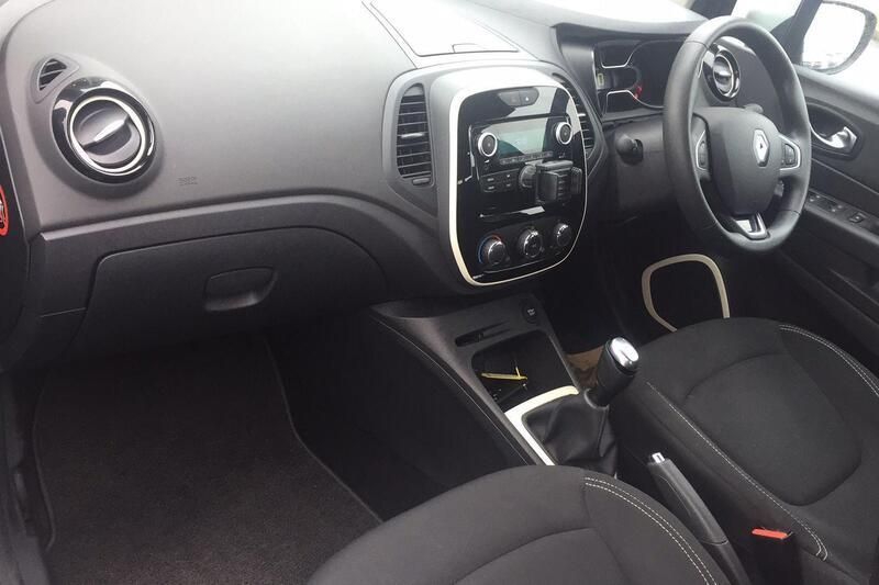 Second-hand Renault Captur Play 90 CP (66 kW) 2019 Albastru SUV